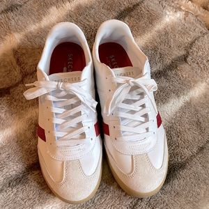 Women’s Skechers sneakers